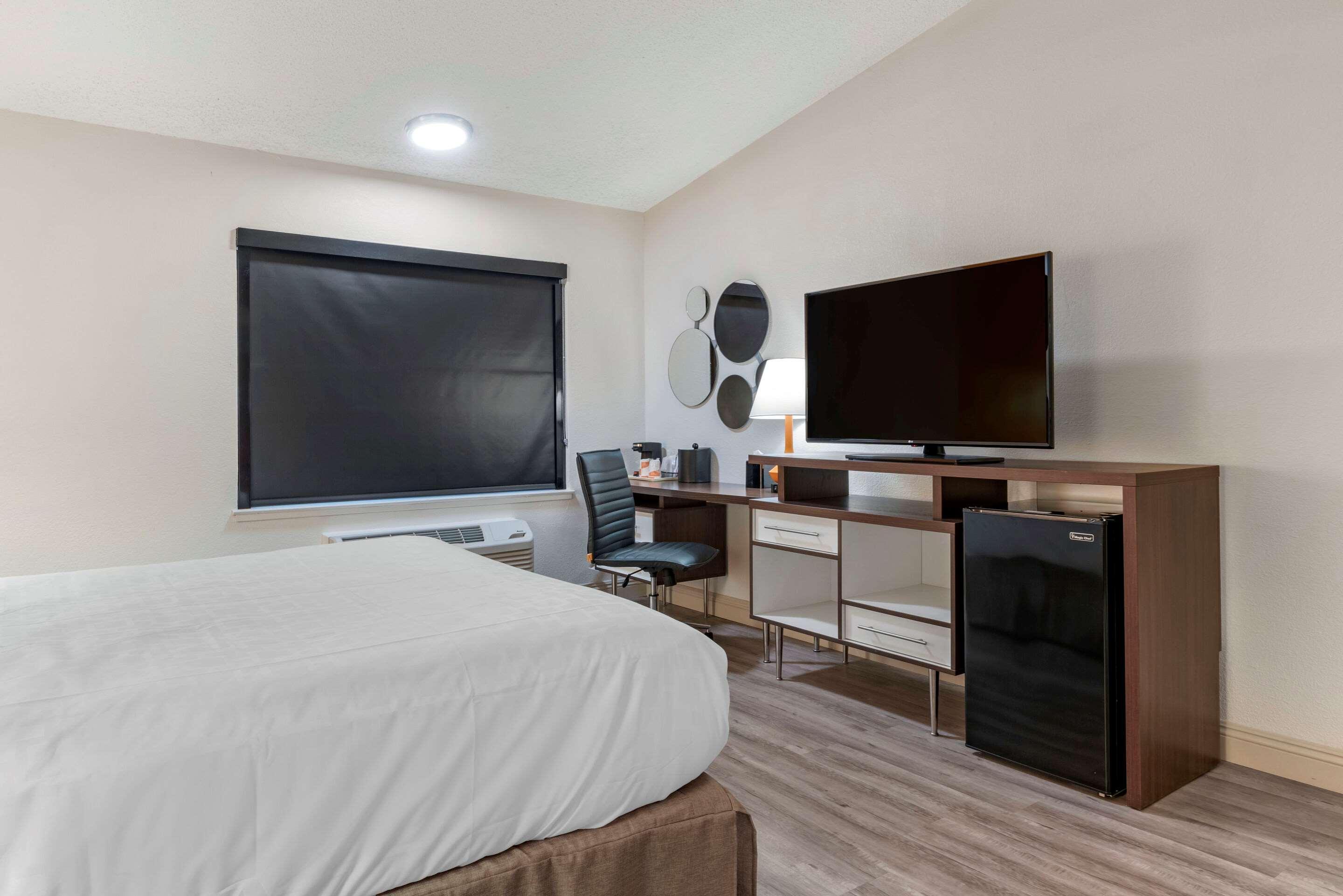 فندق Clarion Pointe Fresno Near Yosemite المظهر الخارجي الصورة