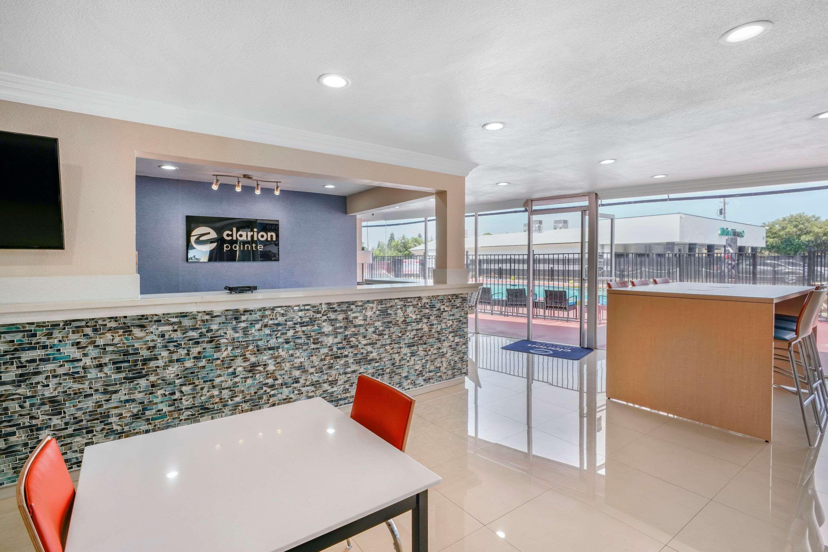 فندق Clarion Pointe Fresno Near Yosemite المظهر الخارجي الصورة