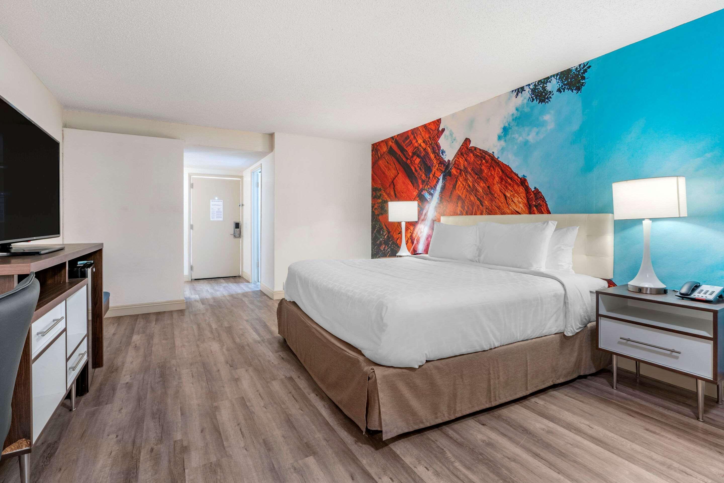 فندق Clarion Pointe Fresno Near Yosemite المظهر الخارجي الصورة