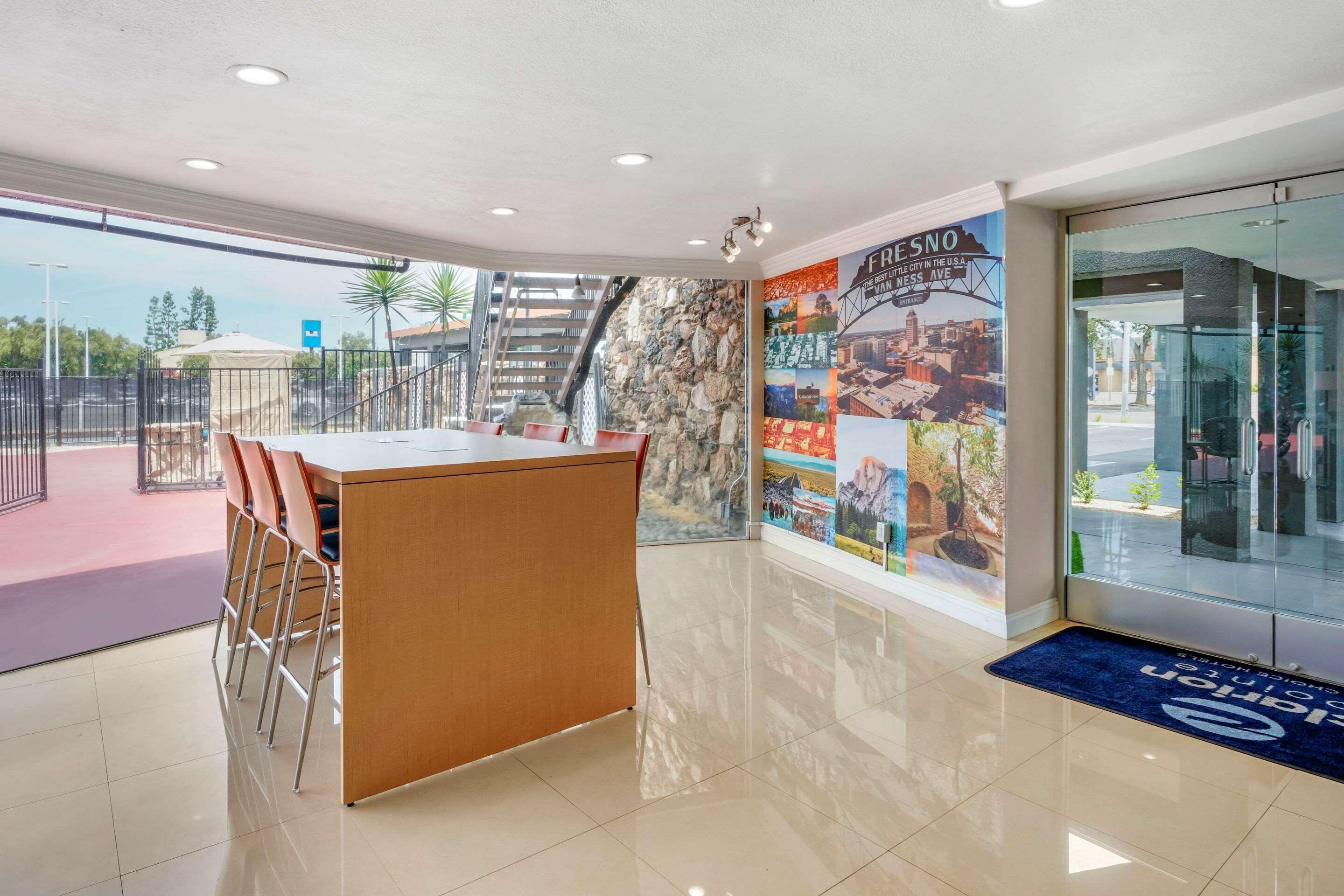 فندق Clarion Pointe Fresno Near Yosemite المظهر الخارجي الصورة