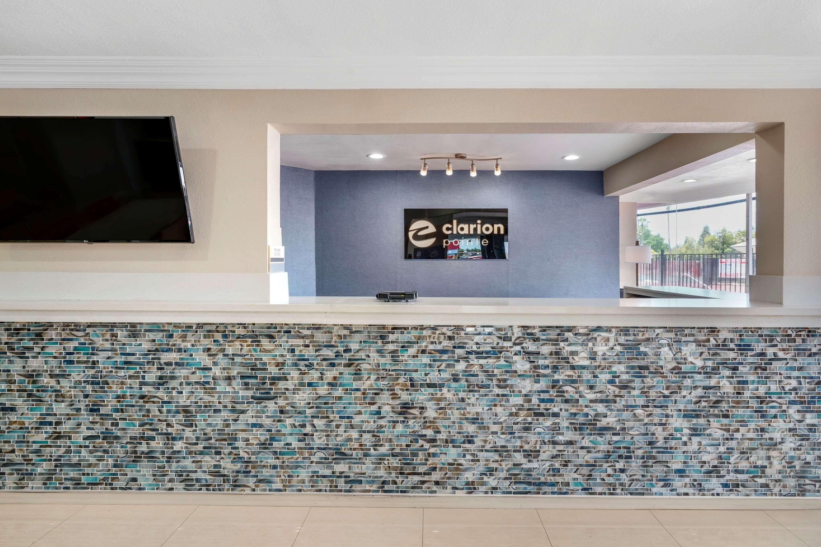 فندق Clarion Pointe Fresno Near Yosemite المظهر الخارجي الصورة