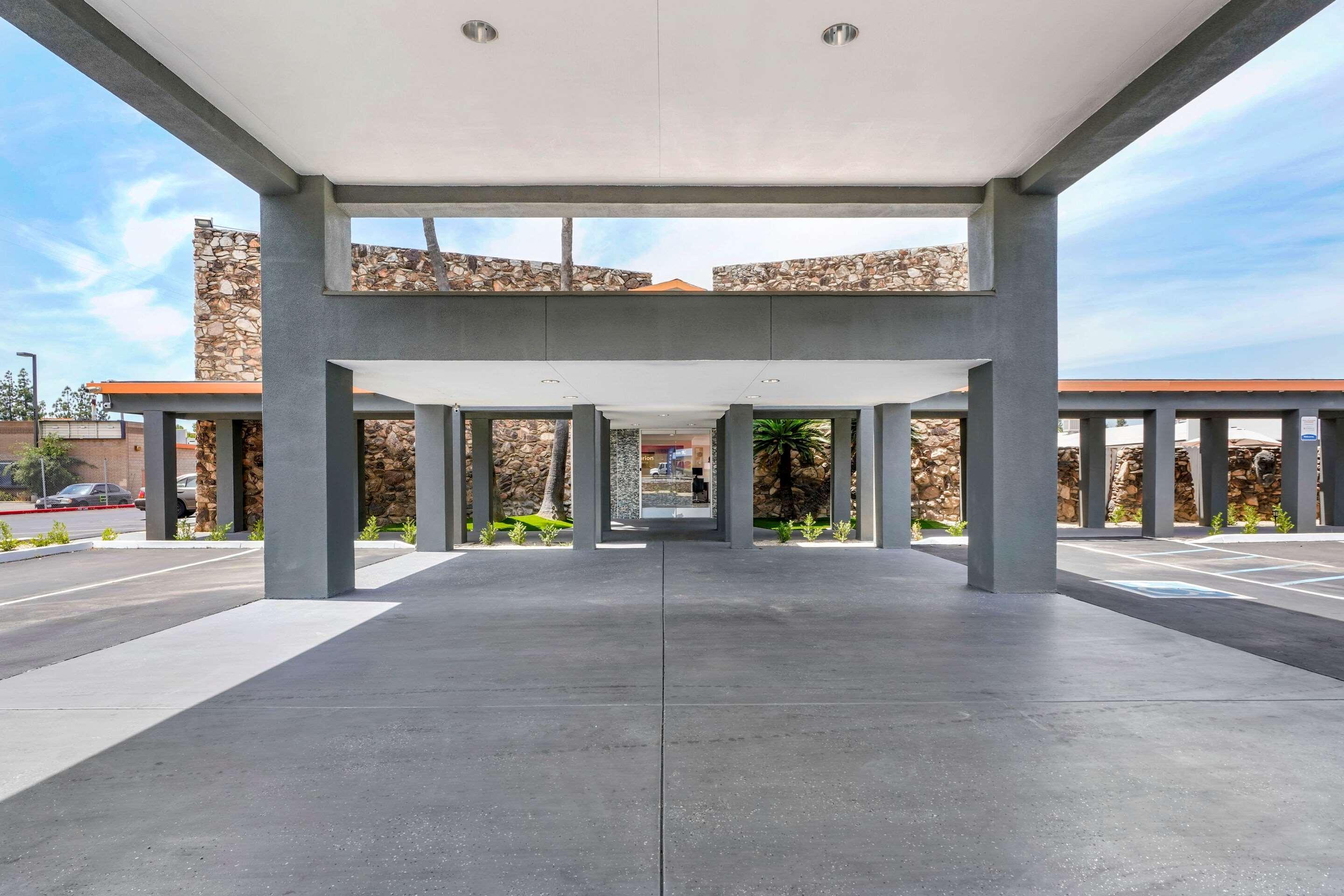 فندق Clarion Pointe Fresno Near Yosemite المظهر الخارجي الصورة