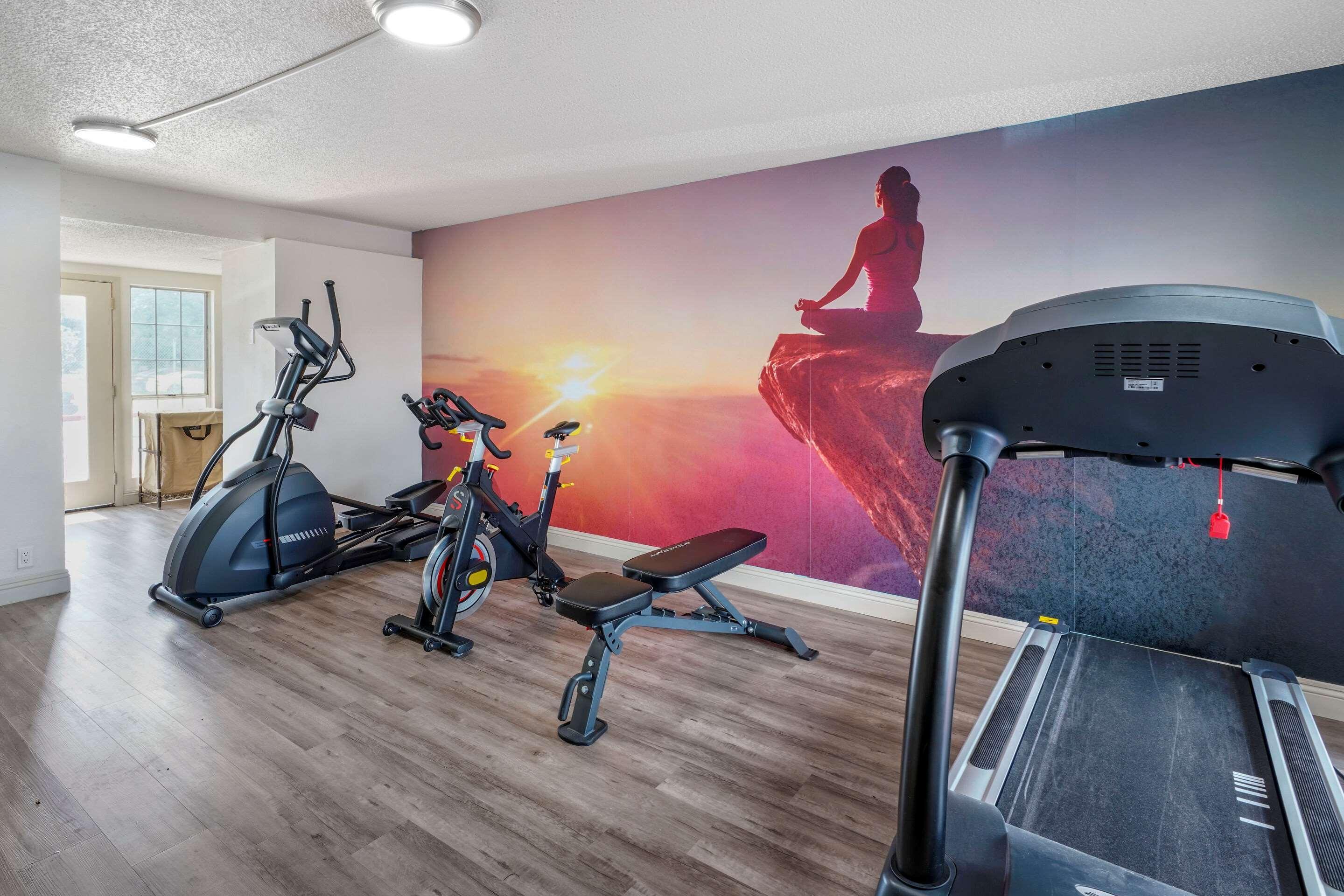 فندق Clarion Pointe Fresno Near Yosemite المظهر الخارجي الصورة
