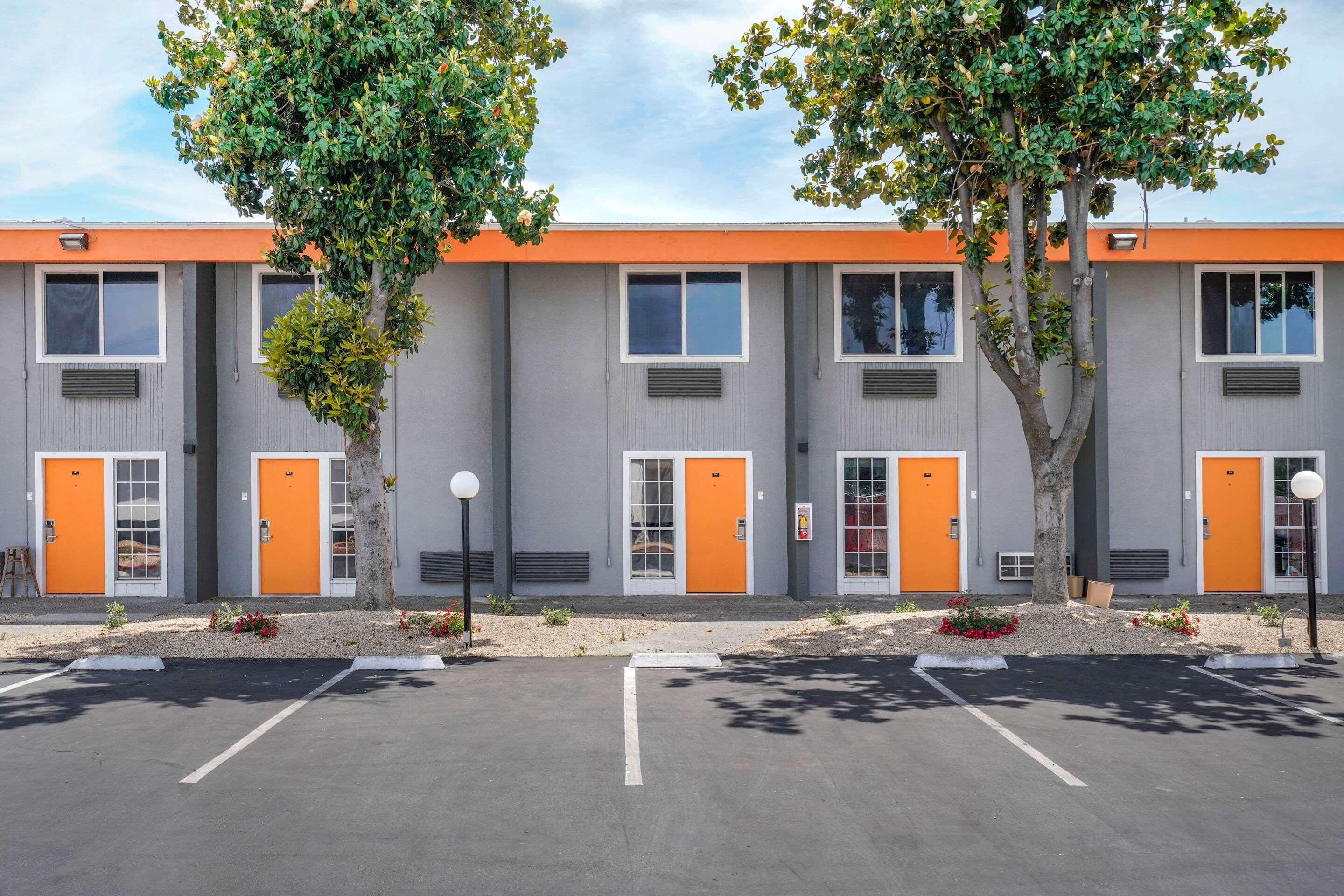 فندق Clarion Pointe Fresno Near Yosemite المظهر الخارجي الصورة