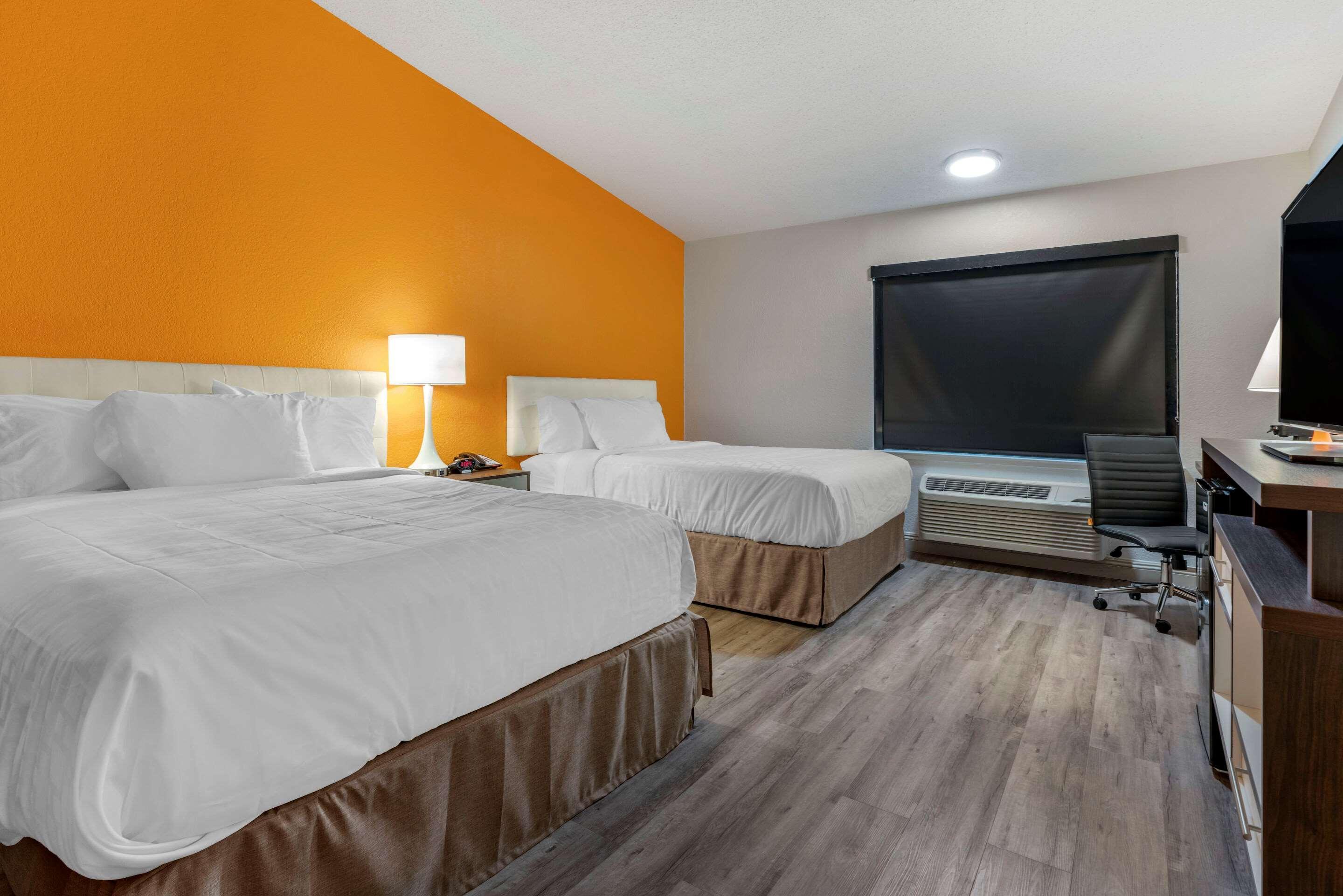 فندق Clarion Pointe Fresno Near Yosemite المظهر الخارجي الصورة