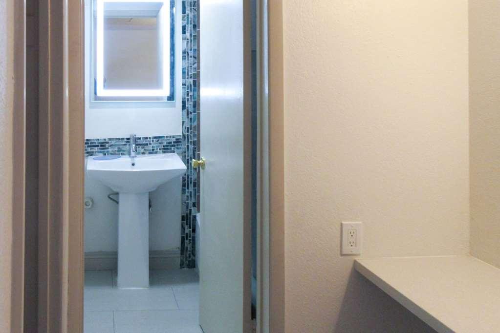 فندق Clarion Pointe Fresno Near Yosemite الغرفة الصورة