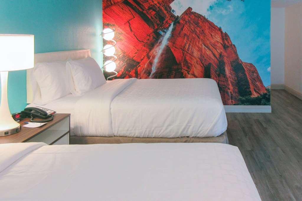 فندق Clarion Pointe Fresno Near Yosemite الغرفة الصورة