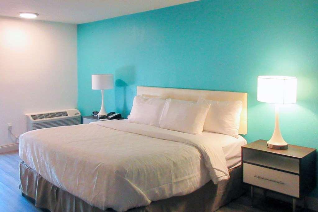 فندق Clarion Pointe Fresno Near Yosemite الغرفة الصورة