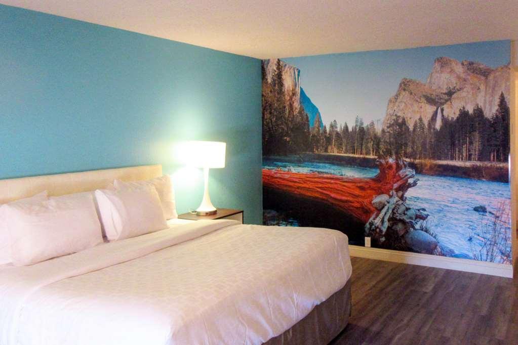فندق Clarion Pointe Fresno Near Yosemite الغرفة الصورة