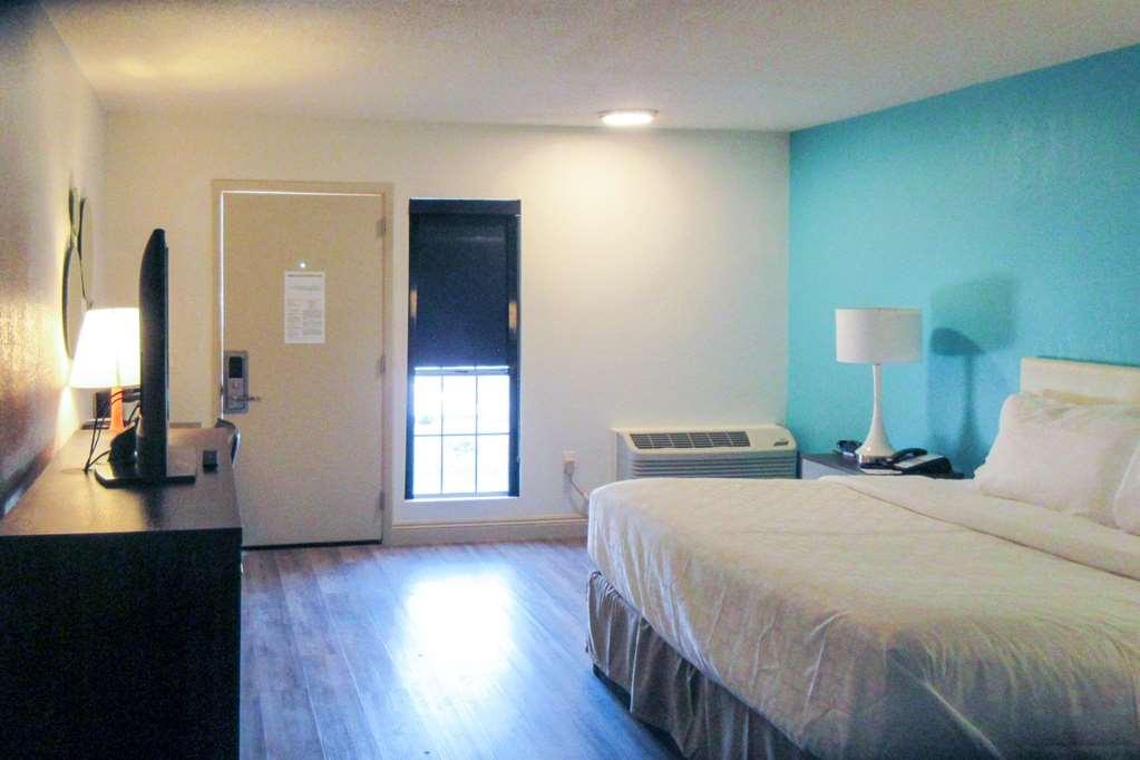 فندق Clarion Pointe Fresno Near Yosemite الغرفة الصورة